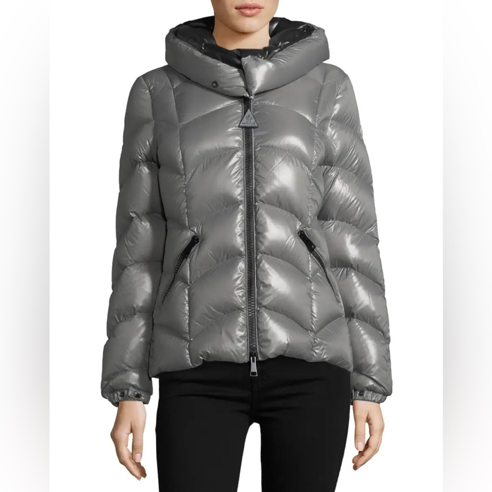 Women’s Moncler Akebia Hooded Wave Puffer Jacket